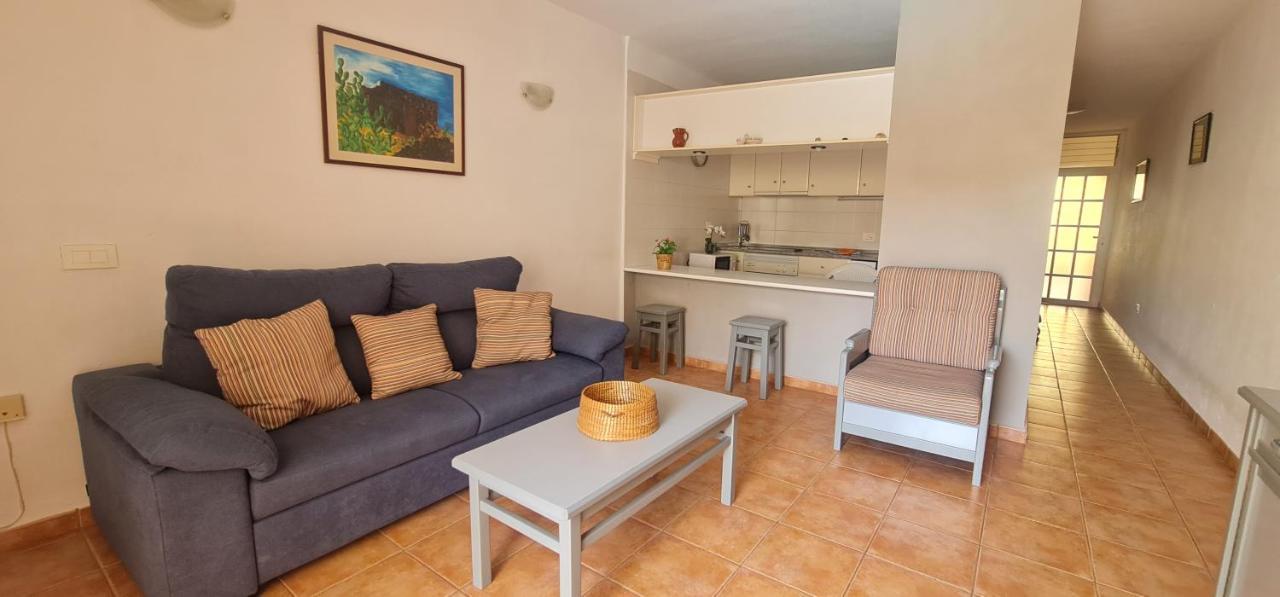 Vivienda Vacacional Marineda Sol Con Piscina El Medano Buitenkant foto